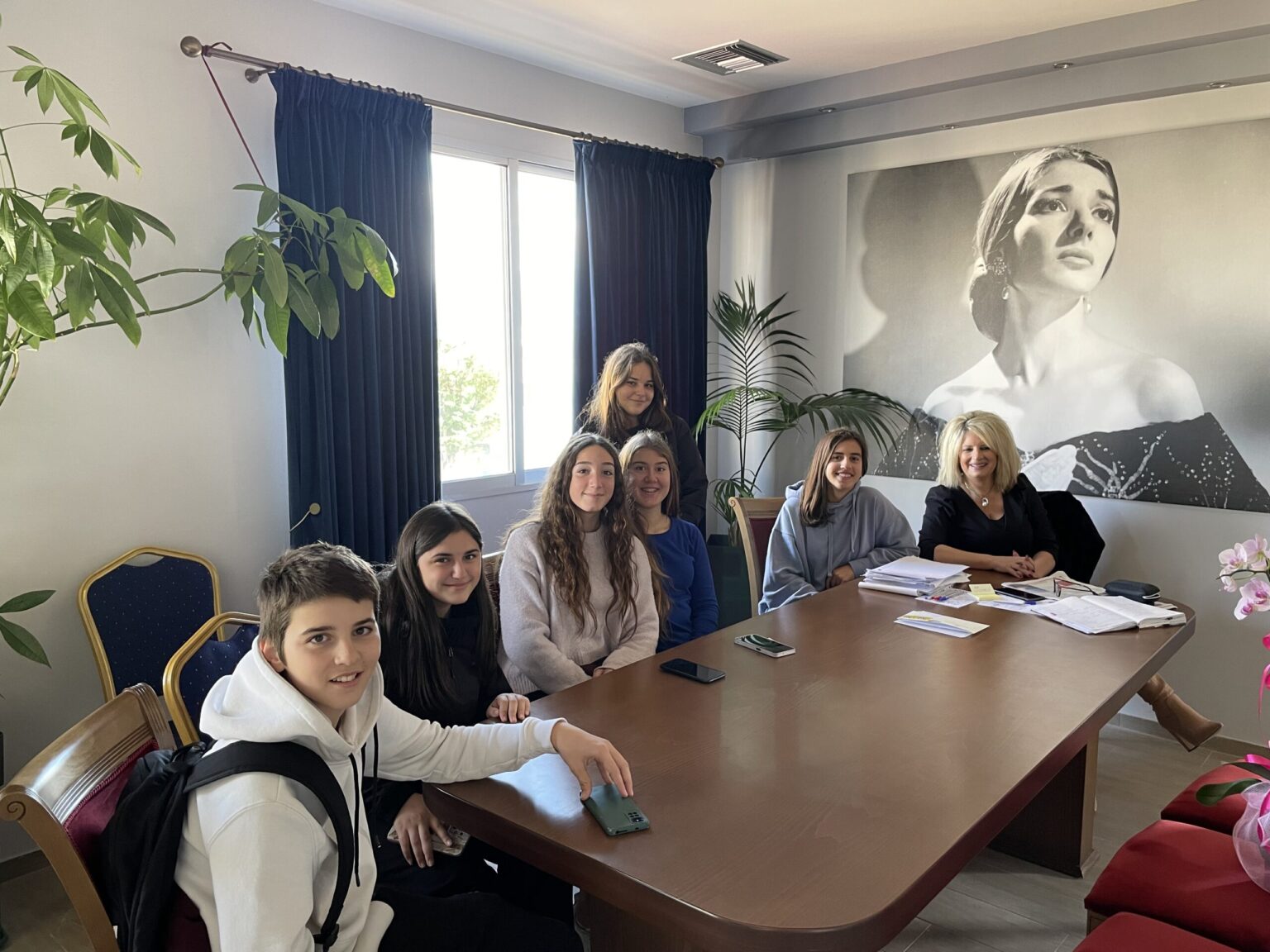 ΣΥΝΑΝΤΗΣΗ ΤΗΣ ΔΗΜΑΡΧΟΥ ΜΕ ΤΟ 15ΜΕΛΕΣ ΣΥΜΒΟΥΛΙΟ ΜΑΘΗΤΩΝ ΤΟΥ ΓΥΜΝΑΣΙΟΥ ΜΕΛΙΓΑΛΑ.