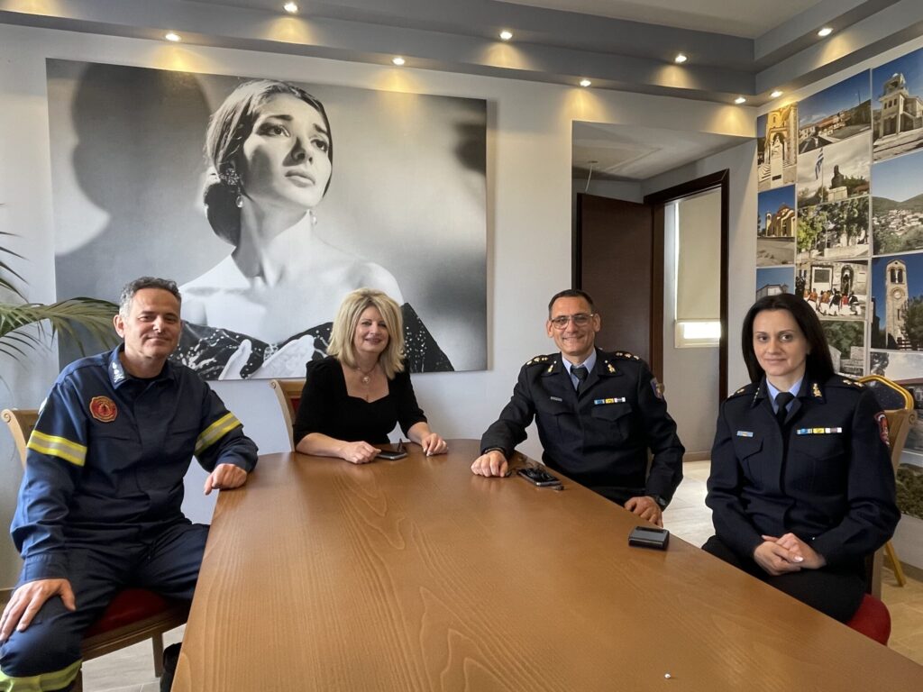 ΕΘΙΜΟΤΥΠΙΚΗ ΕΠΙΣΚΕΨΗ ΤΟΥ ΝΕΟΥ ΔΙΟΙΚΗΤΗ ΤΗΣ ΠΥΡΟΣΒΕΣΤΙΚΗΣ ΚΑΛΑΜΑΤΑΣ ΣΤΗ ΔΗΜΑΡΧΟ ΟΙΧΑΛΙΑΣ.