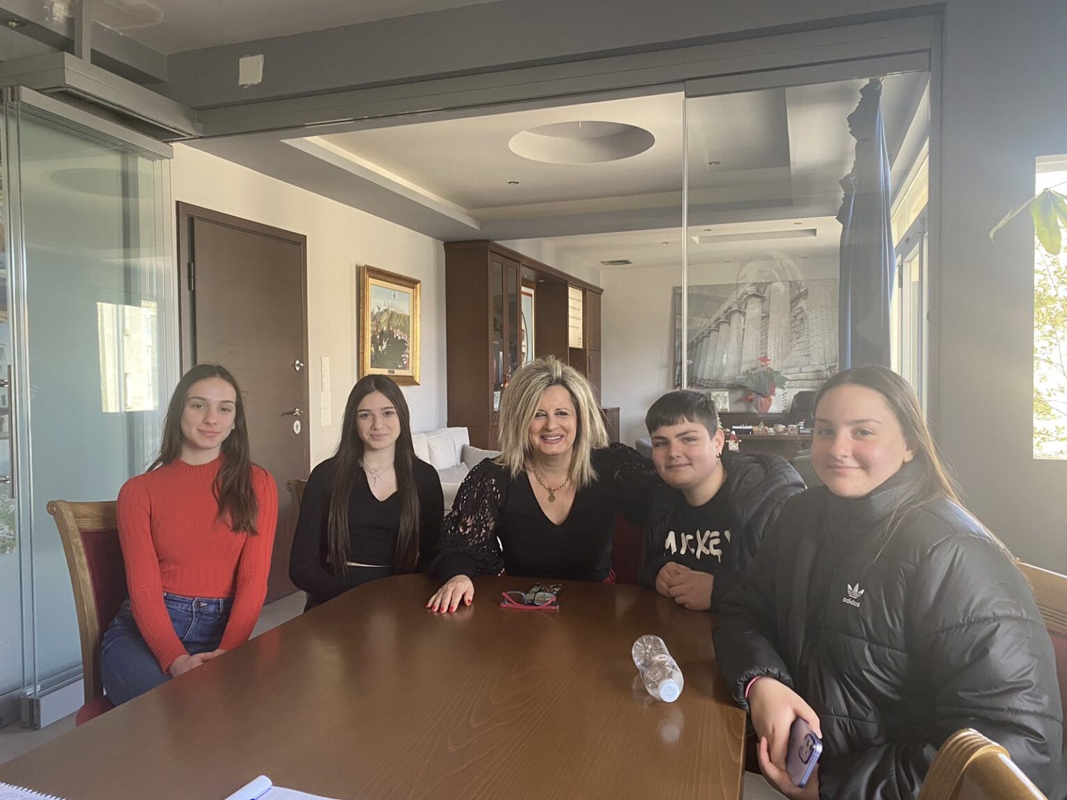 ΣΥΝΑΝΤΗΣΗ ΔΗΜΑΡΧΟΥ ΟΙΧΑΛΙΑΣ ΚΑΣ. ΓΕΩΡΓΑΚΟΠΟΥΛΟΥ ΠΑΝΑΓΙΩΤΑΣ ΜΕ ΜΑΘΗΤΕΣ ΤΟΥ ΓΥΜΝΑΣΙΟΥ ΜΕΛΙΓΑΛΑ