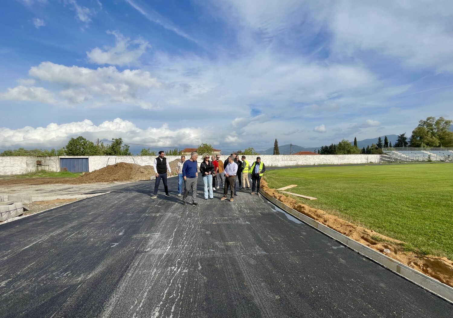 Στην τελική ευθεία οι εργασίες τοποθέτησης ταρτάν στο Δημοτικό Στάδιο Μελιγαλά
