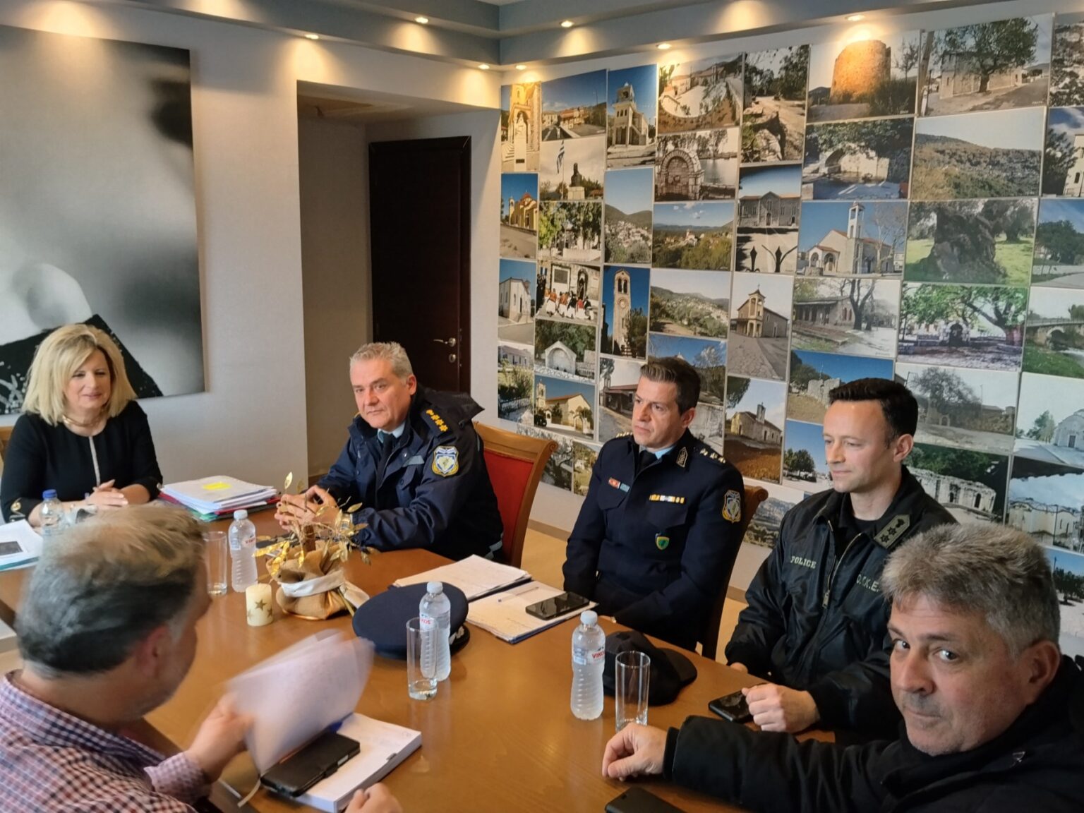 Εθιμοτυπική επίσκεψη του Δ/ντη Αστυνομίας Μεσσηνίας στη Δήμαρχο Οιχαλίας.